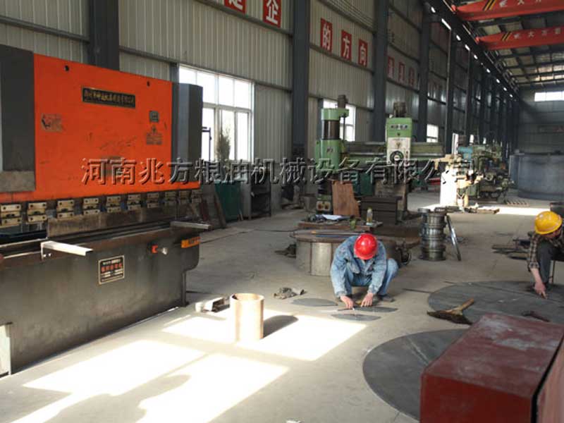 兆方糧油設(shè)備機(jī)加工車間